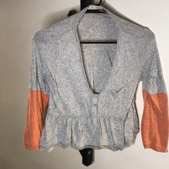 We the free top size small - Picture 1 of 4